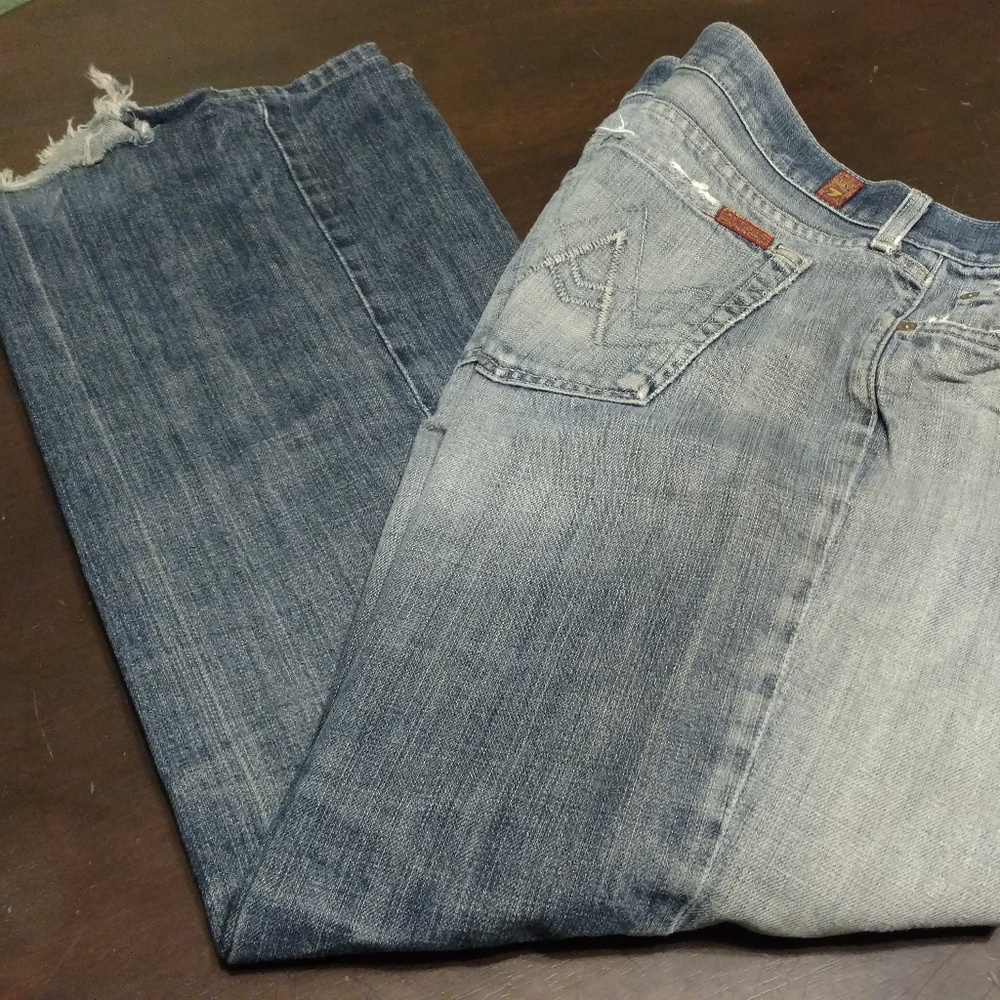 [7 For All Mankind] Distressed Raw Hem Jeans